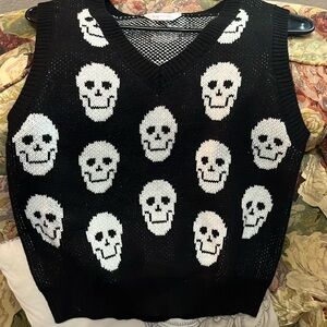 Smiling Skulls Sleeveless Sweater Kids M 7-9